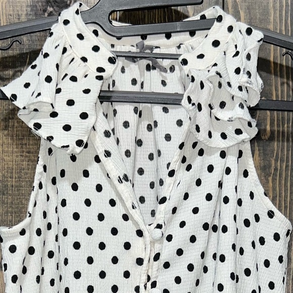 Anthropologie Blouse S Polka Dot White Black Ruffle Neck Button Front Textured - Picture 3 of 7